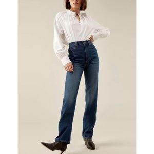 NWT LEVI’S 70’s High Straight Jean Standing Steady